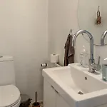 Сasa de vacaciones 4 Bedroom Awesome In