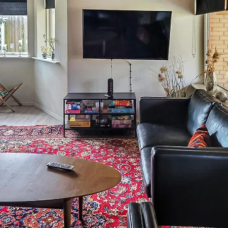 Сasa de vacaciones 4 Bedroom Awesome In