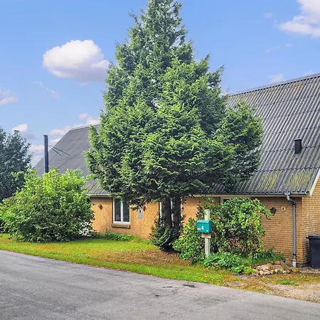 Сasa de vacaciones 4 Bedroom Awesome In Farsø